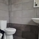 Giully's Guest house 3*