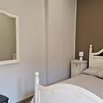 Giully's Guest house 3*