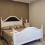 Giully's Guest house