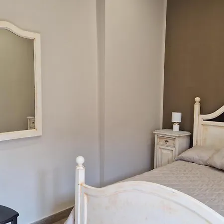 Giully's Guest house *